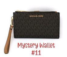 Load image into Gallery viewer, Mystery Wallet #11 SN 18571
